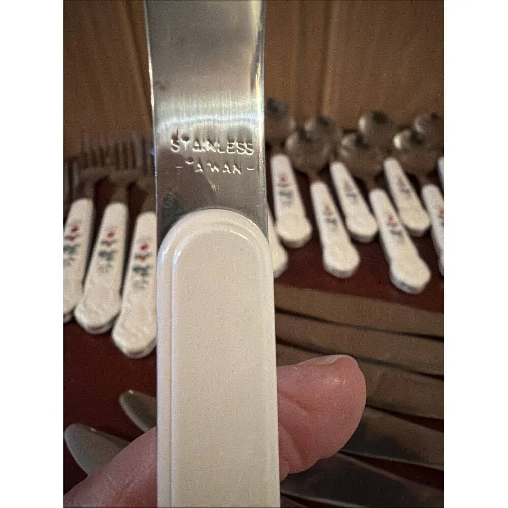Pfaltzgraff winterberry flatware